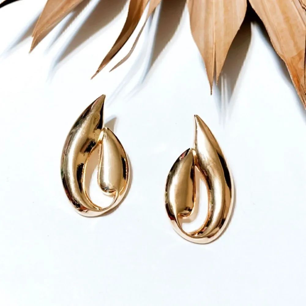 Water drop earrings #971